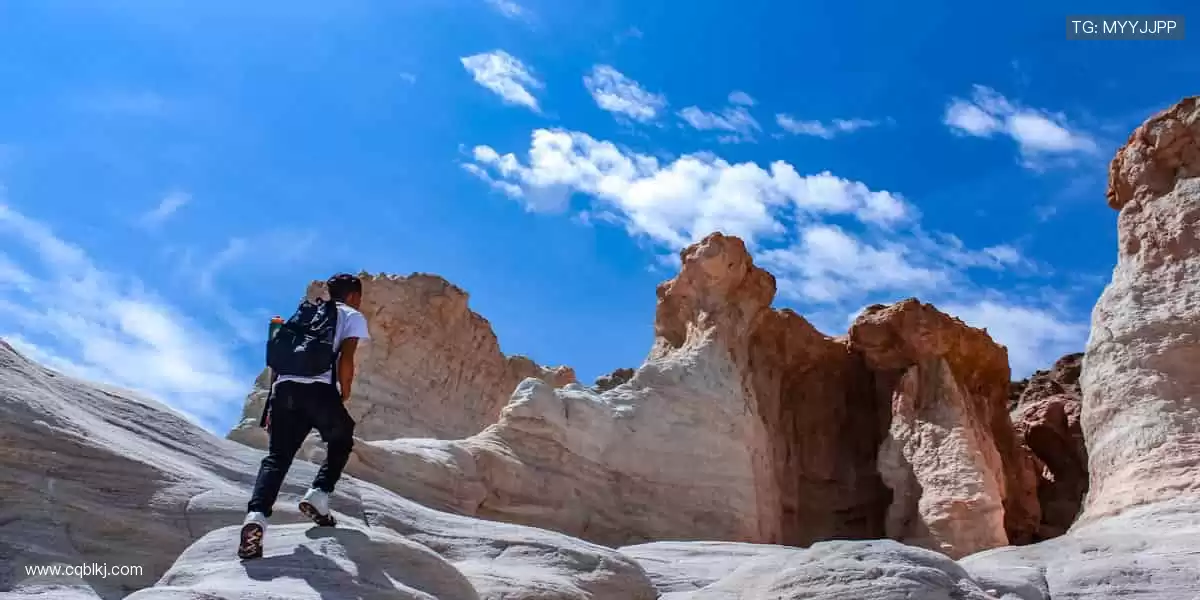 即刻购票，锁定你的热血席位！🎫⚡